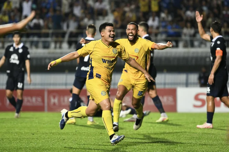 Rayong FC surprend Buriram United avec une victoire choc
