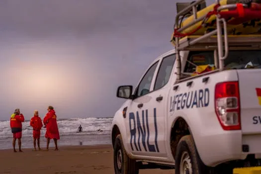 Les sauveteurs RNLI commencent les patrouilles quotidiennes sur les plages du Norfolk
