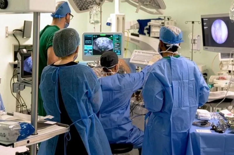 Thérapie robotique par jet d'eau réduit la prostate à Dubaï