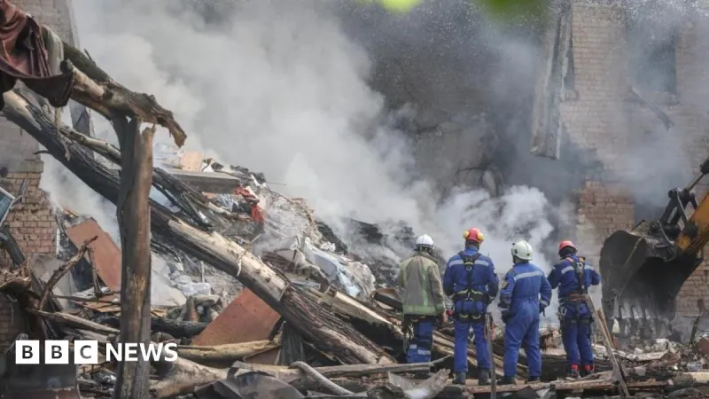 Frappes russes font 4 morts et 50+ blessés en Ukraine