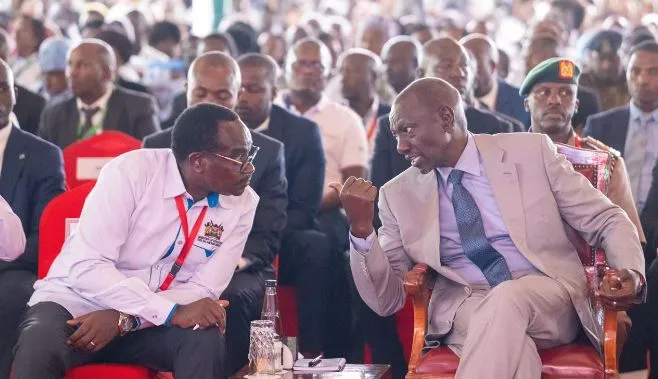 Ruto ordonne la numérisation de tous les dossiers scolaires kenyans