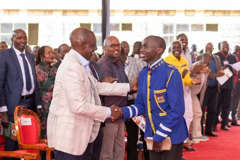 Ruto prône un retour à la parentalité africaine pour lutter contre les troubles scolaires