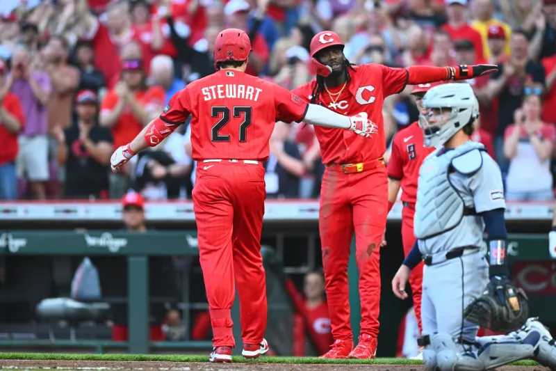 Le circuit de 3 points de Sal Stewart et ses 5 points produits mènent les Reds devant les Tigers 9-2