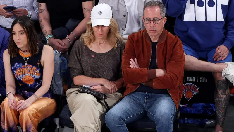 Un match des Knicks avec Seinfeld provoque un chant pour la Palestine