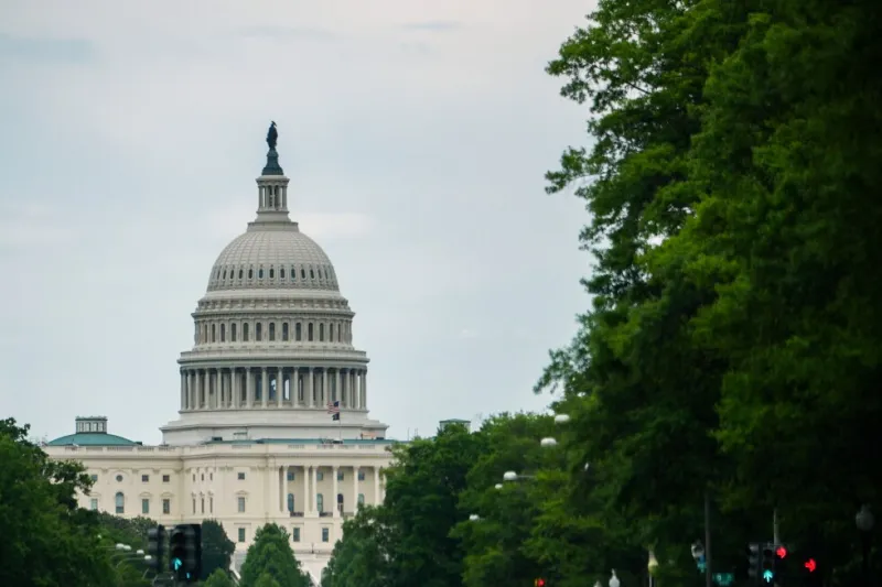 Les sénateurs approuvent à l'unanimité la retenue de leur salaire en cas de fermeture