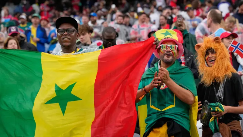 Les supporters sénégalais sonnés après la défaite face à la Norvège