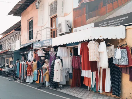 Journée shopping célébrée dans les magasins locaux