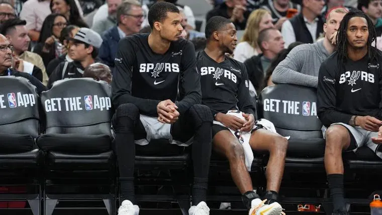 Rumeurs de transfert : Zach Collins contre Rui Hachimura ?