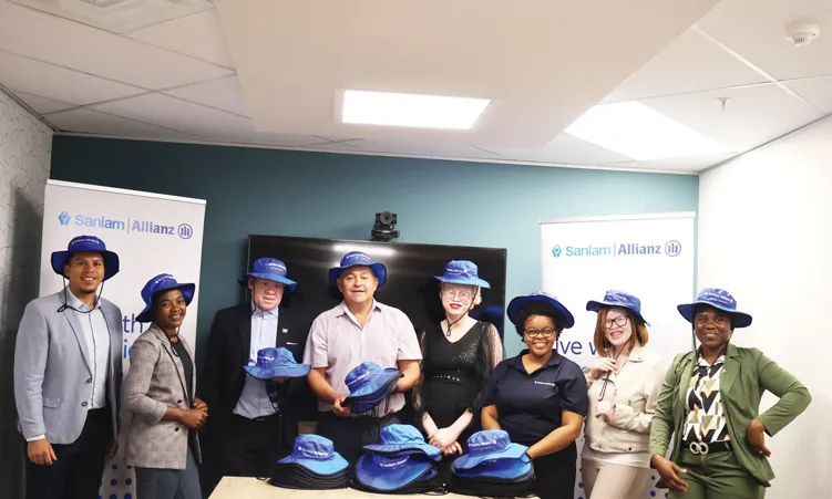 Les chapeaux de soleil, essentiels à la survie des Namibiens atteints d'albinisme