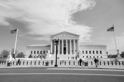La Cour suprême valide le renvoi d'un membre de la FTC, annule un précédent