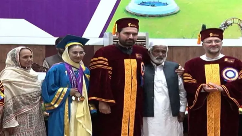 La fille d'un tailleur remporte 17 médailles d'or au Khyber Girls Medical College