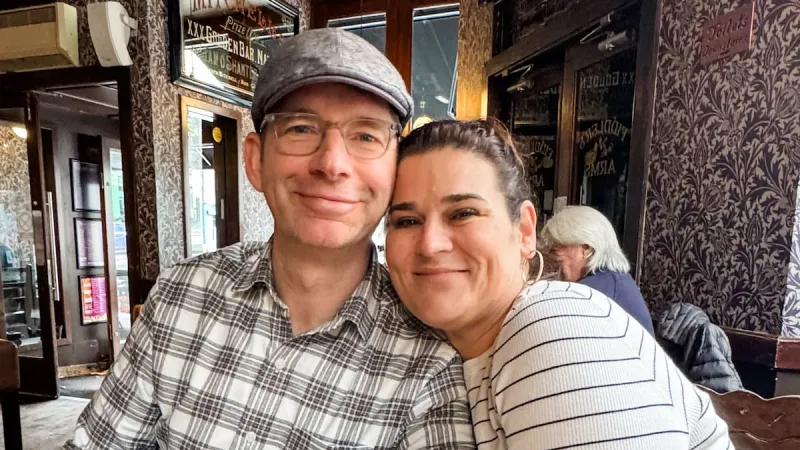 Trois mariages et une histoire d'amour marquée par le Covid long