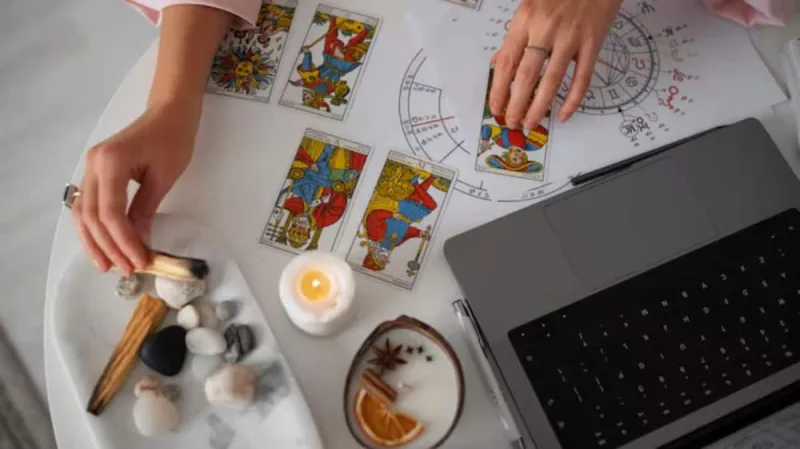 Horoscope Tarot du 8 mai : Nouvelle direction pour les signes