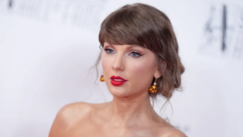 Taylor Swift a payé 160 000 $ pour les heures sup de la police à NYC