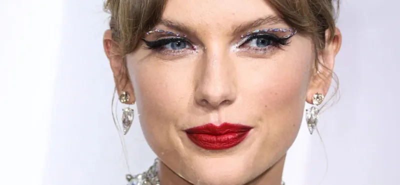 Mystère de l'invitée au mariage de Taylor Swift non résolu