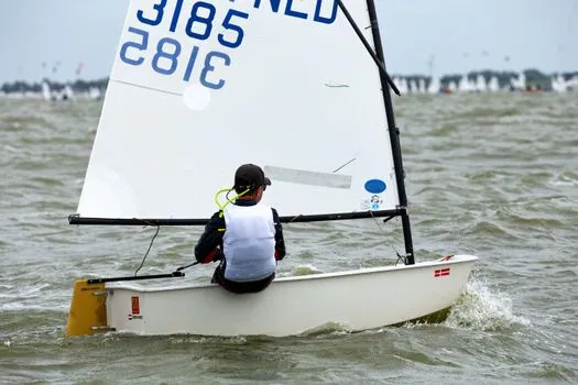 Marin de 72 ans en phase terminale poursuit son rêve en solitaire