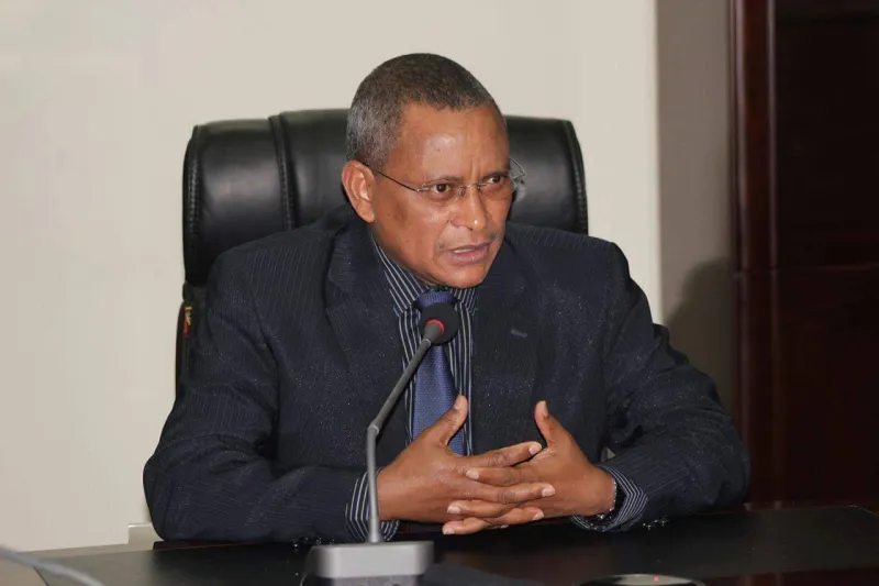 Conseil du Tigray rétabli, Debretsion élu président