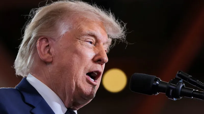 Trump manque le mariage de son fils pour des événements à Washington
