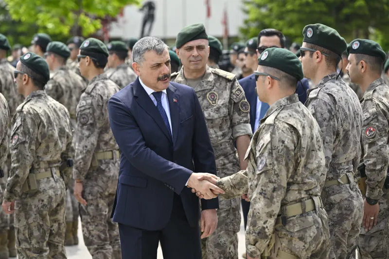 Le ministre turc rend hommage aux policiers tués par FETÖ