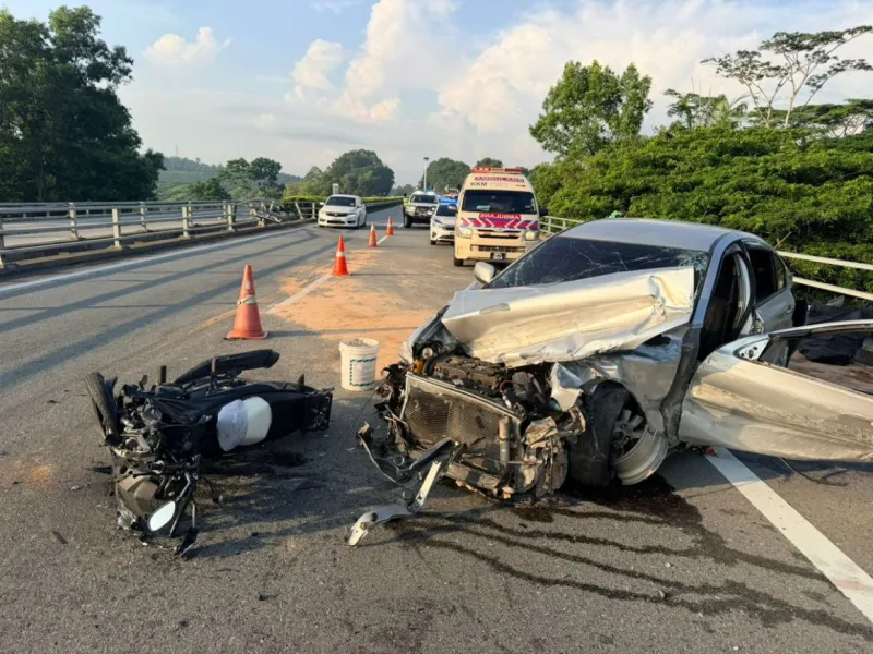 Deux morts dans un accident de cinq véhicules sur la Second Link Highway