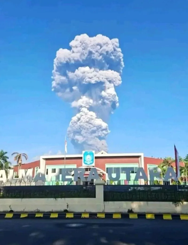 Deux Singapouriens meurent dans l'éruption du mont Dukono