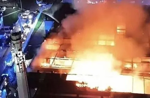 Incendie du Tycor Business Centre : les secours restent sur place toute la nuit