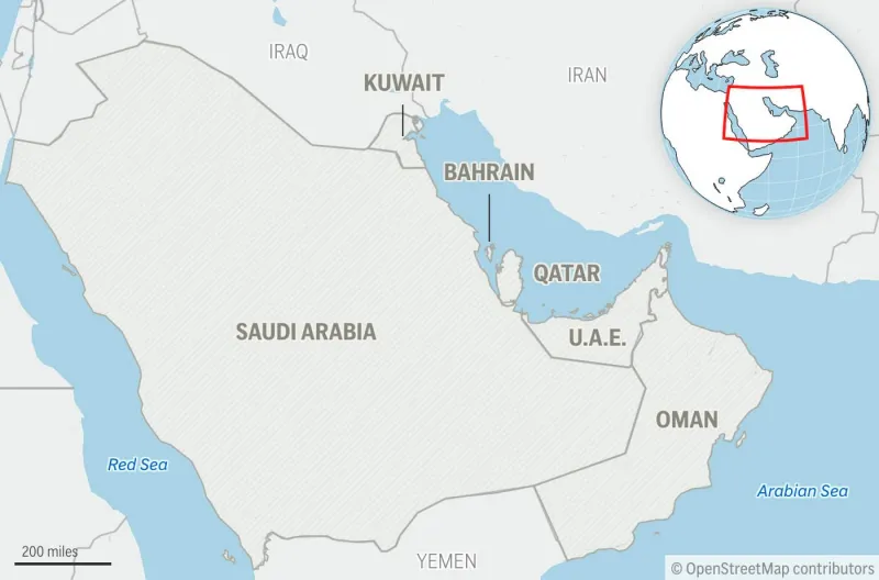 Navire de guerre britannique en feu après une frappe de missile houthi au large du Yémen