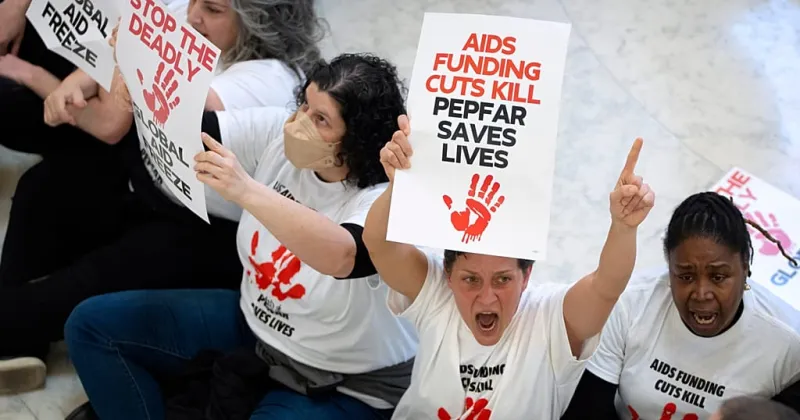L'ONUSIDA prévient que les coupes budgétaires menacent les progrès contre le VIH/SIDA