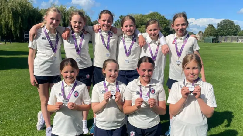 L'équipe de cricket des moins de 11 ans remporte un troisième titre national