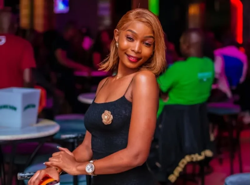 Non vérifié : Photo d'une reine de beauté dans un club de Kisumu