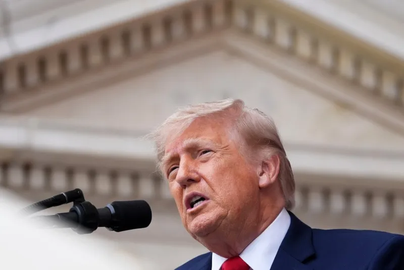 L'armée américaine mène des frappes de légitime défense en Iran