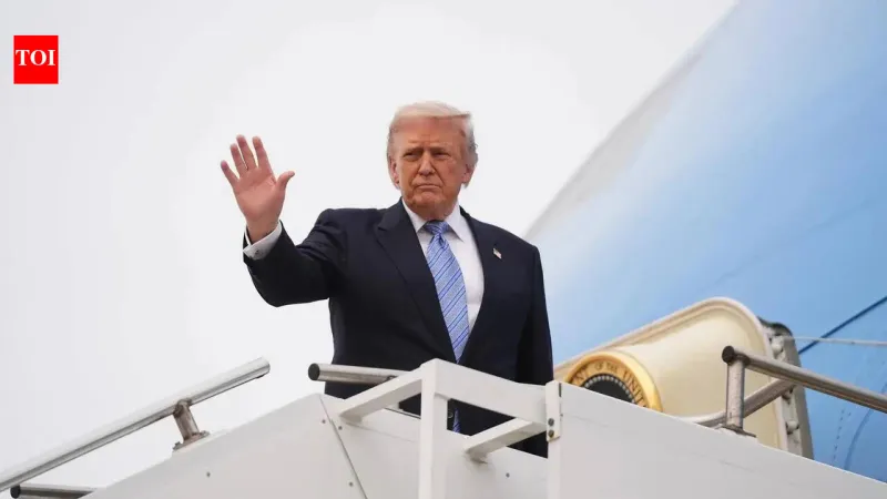 Le personnel américain jette les téléphones chinois avant le départ de Trump