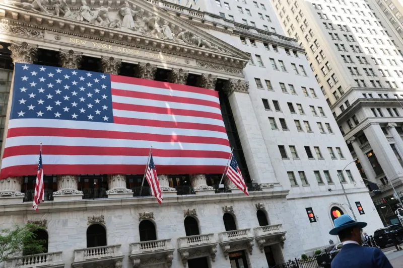 Baisse des futures US, hausse du pétrole sur crainte pour trêve Iran