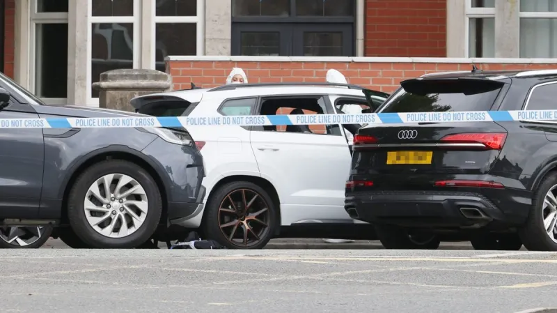 Tir de police à Whitefield : suspect arrêté après avoir foncé sur des agents