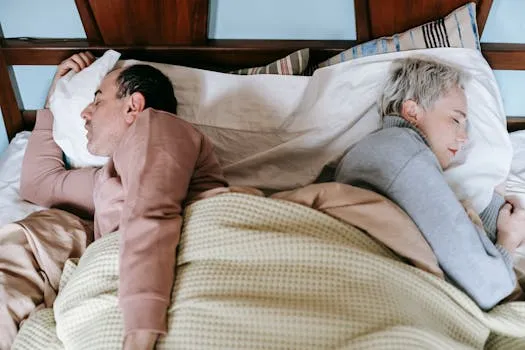 Changement d'habitudes de l'épouse laisse le mari seul au lit