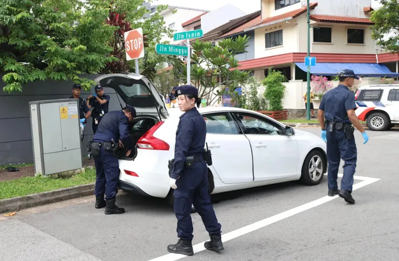 Femme arrêtée pour drogue dans une voiture à Sin Ming