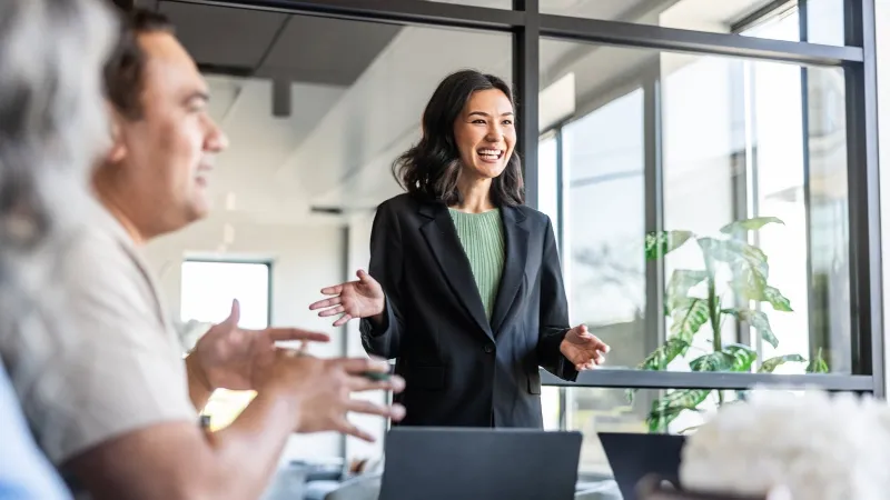 Charisme des femmes au travail : une étude révèle un biais de genre