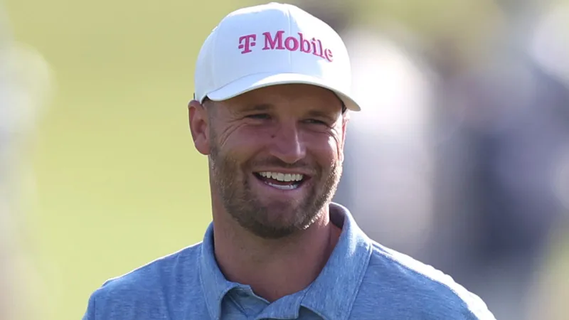 Wyndham Clark mène l'US Open de 4 coups à Shinnecock Hills