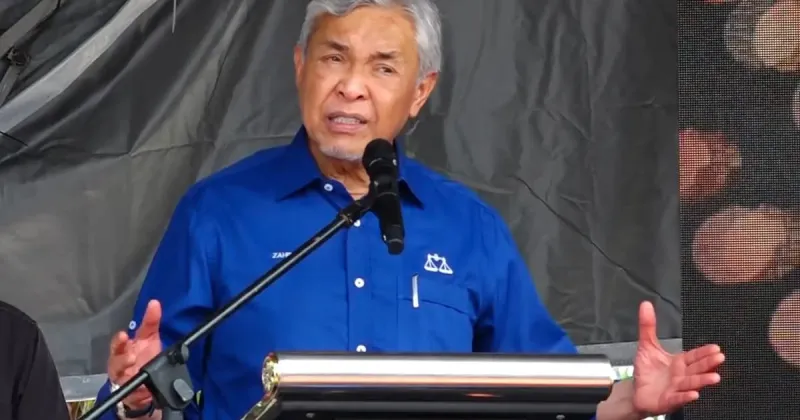 Zahid demande à Puad de cesser ses critiques
