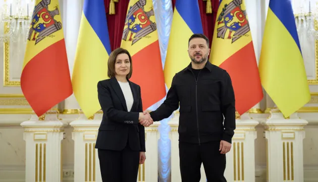 Zelensky et Sandu discutent sécurité et UE