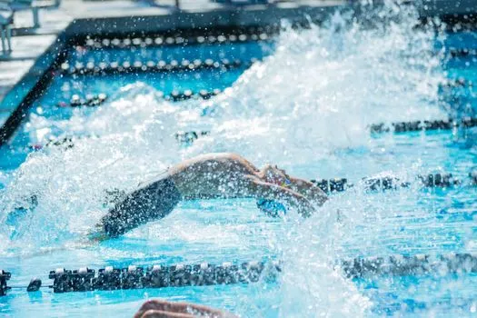 Zizzers boys swimming off to fast 8-2 start