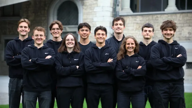 Robot à quatre bras d'une start-up zurichoise pour stations spatiales